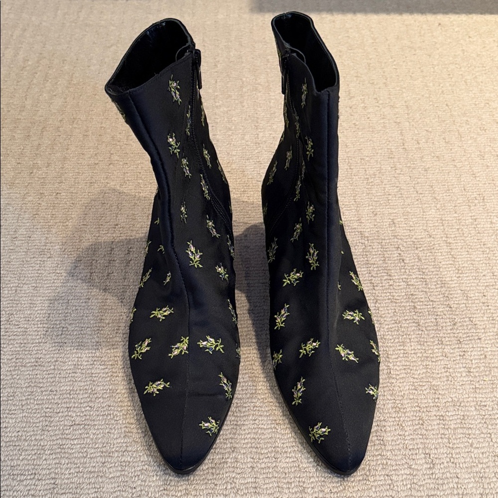 Stylish Black Embroidered Women's Ankle Boots